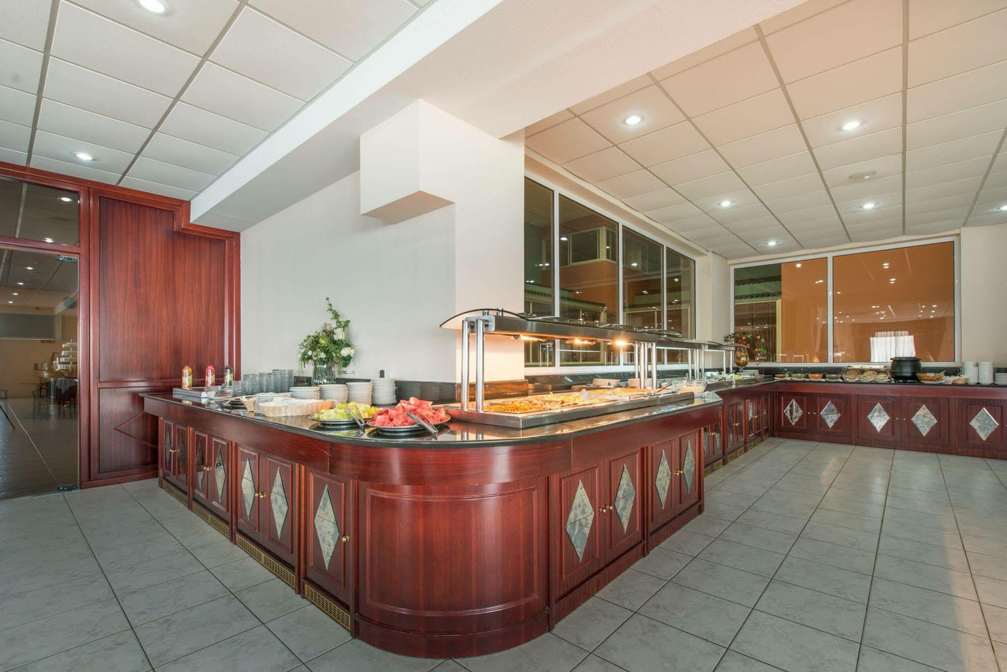 Astir Palace Hotel 4*